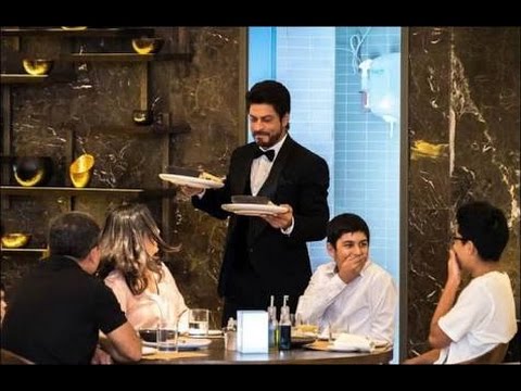 Shahrukh Khan serving food at a Restaurant in Dubai