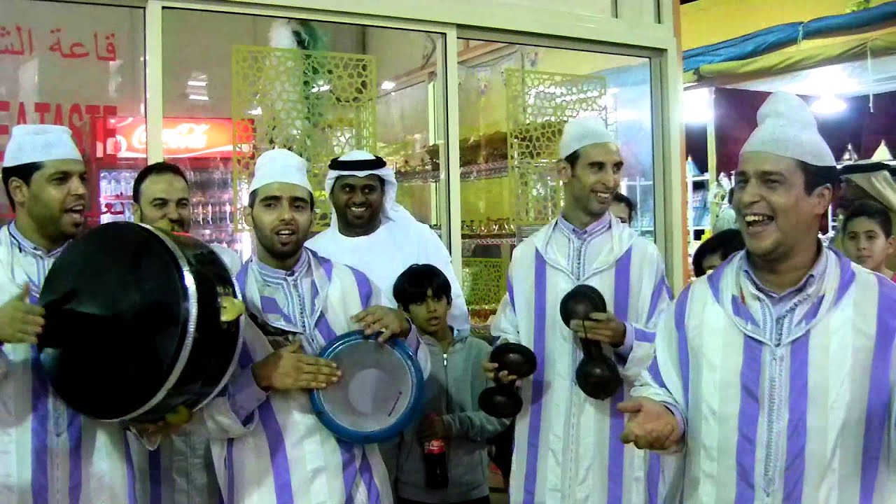 DUBAI Street singers
